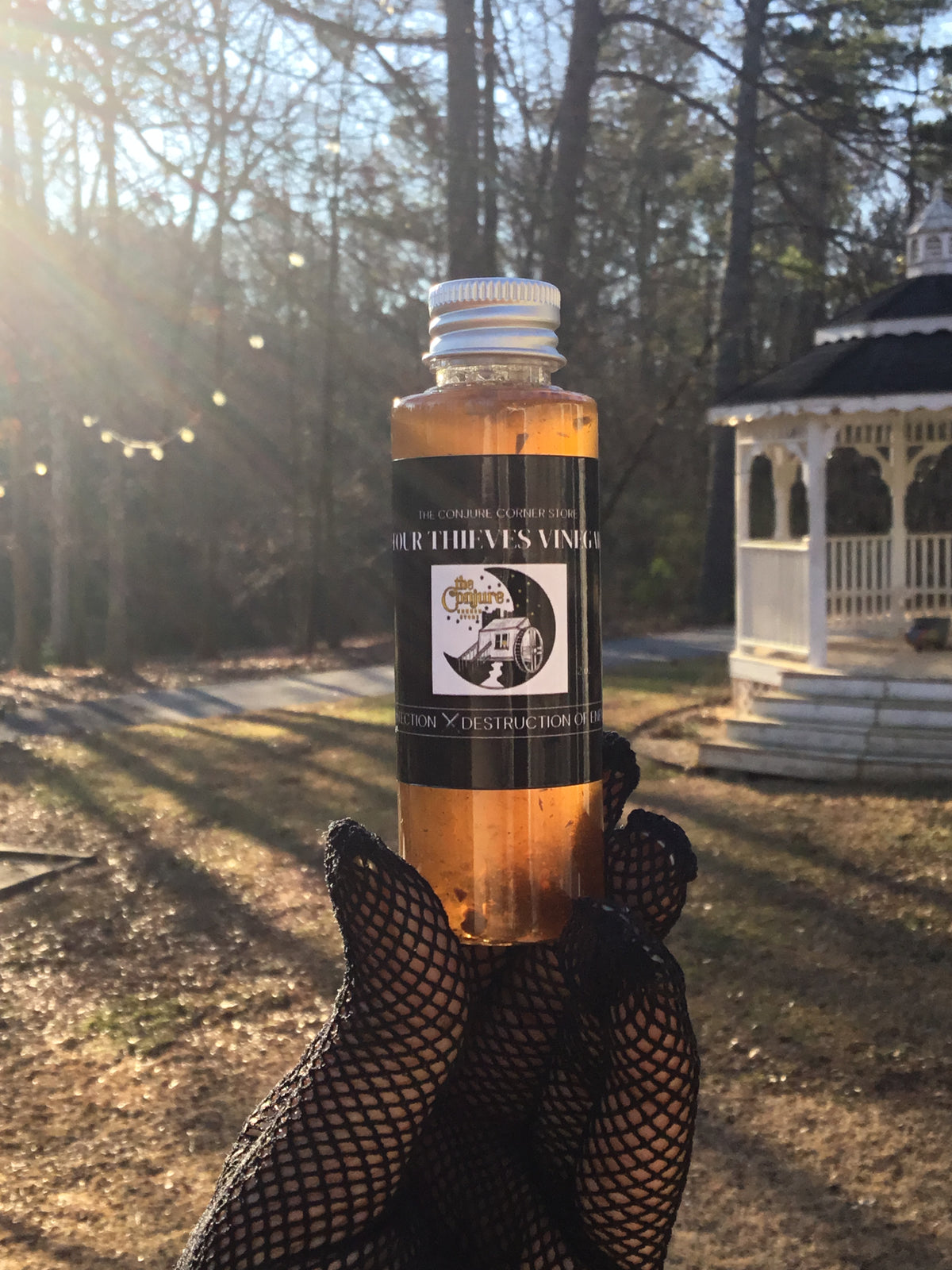 Four thieves vinegar for banishing and protection rituals