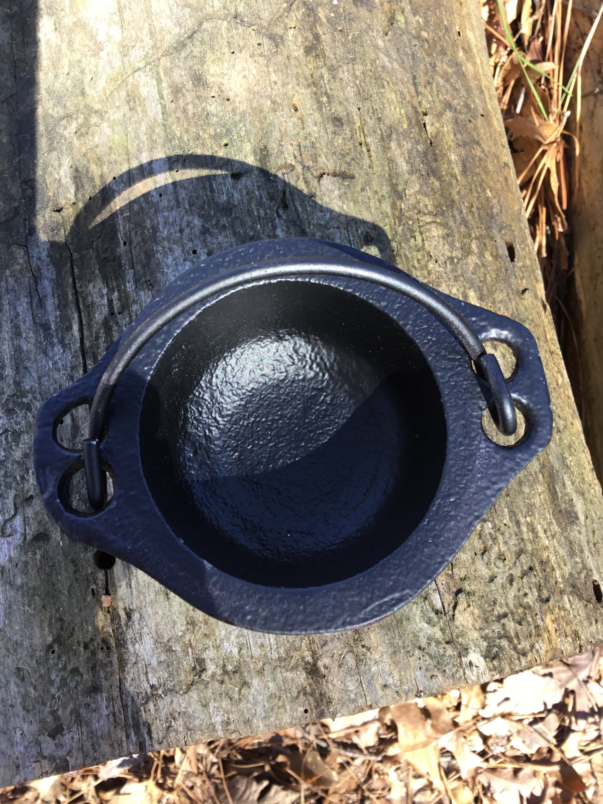 Cast Iron Cauldron with handle