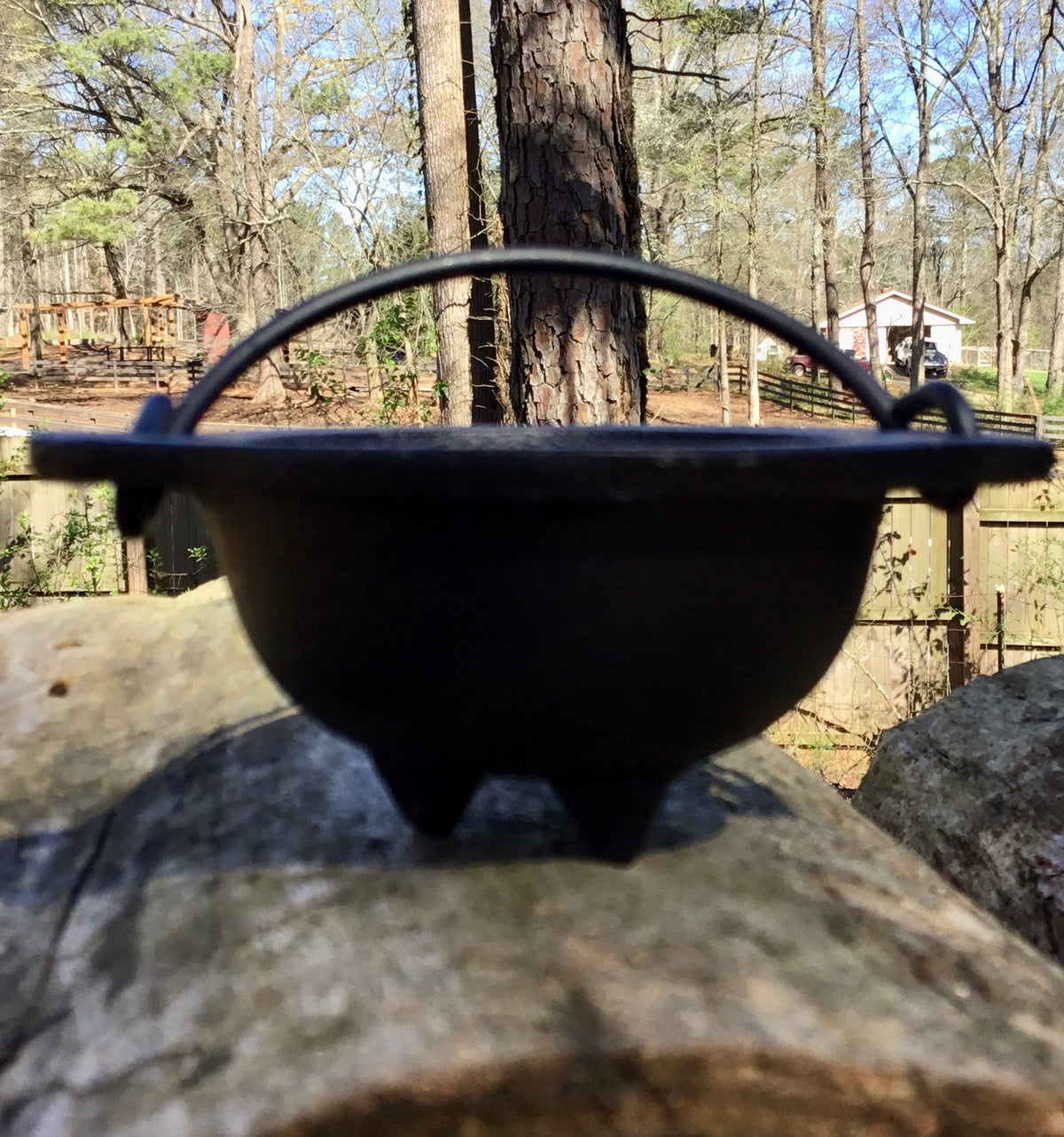 Cast Iron Cauldron with handle