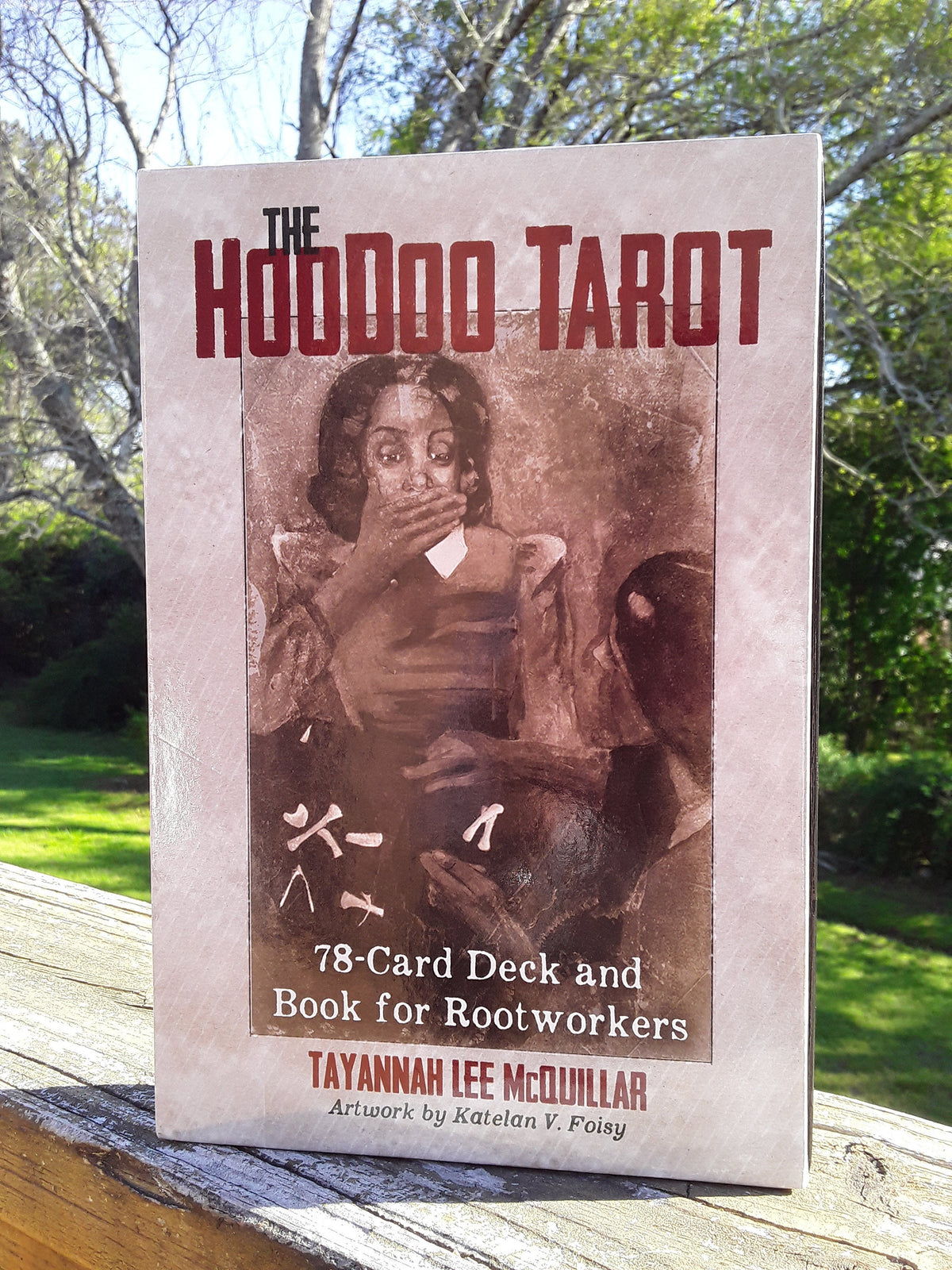 The Hoodoo Tarot, 78-card tarot deck includes 147 page 6x9 in. Guidebook
